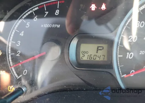 2011 Toyota Sienna Base V6 z USA, uszkodzony, nr VIN 5TDZK3DC3BS168691